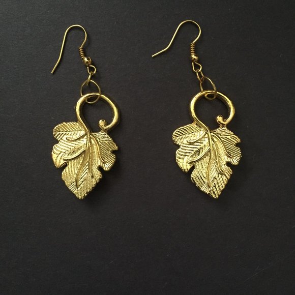 Hand made earrings gold colour, leaf - Picture 1 of 2